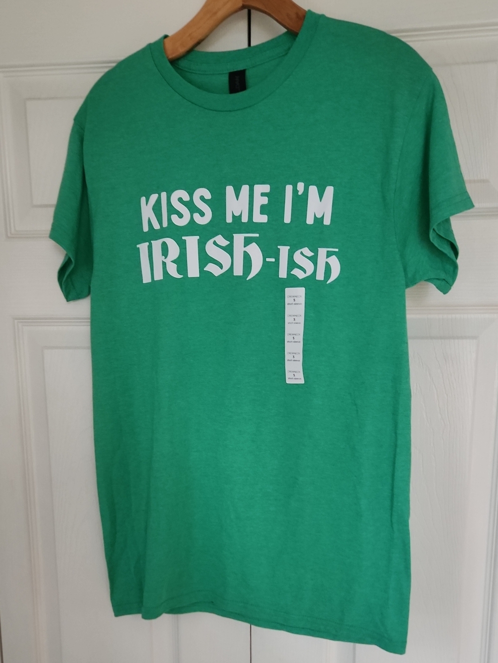 Gildan Green Short-Sleeve Tee with White 'Kiss Me I'm Irish-ish' Print